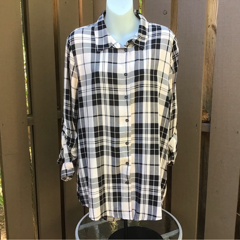NWT Calvin Klein B&W Plaid Button-Up Shirt